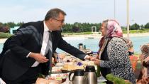 Alzheimer hastaları için Anneler Günü kutlaması