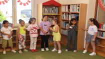 Anneler ve çocuklar yaz tatilinde kütüphanelerde buluşuyor